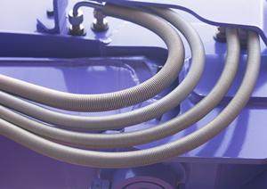 1ミリ単位でスポンジを自在にカット